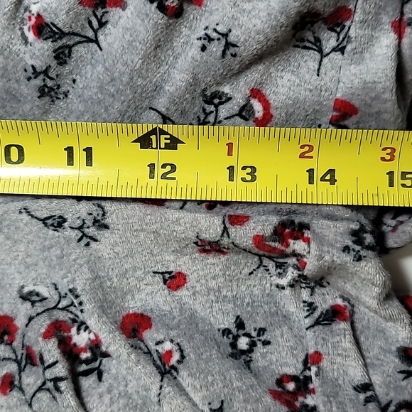 Secret Treasures M (8-10) pajama set super soft gray w red floral - Picture 10 of 15
